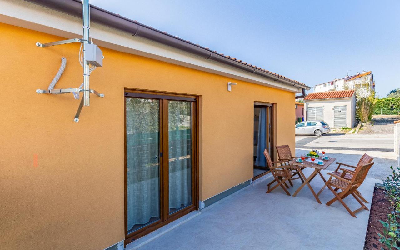 Apartment Blue Pula, New, Family Friendly, Comfortable, Free Parking And Wifi Exterior photo