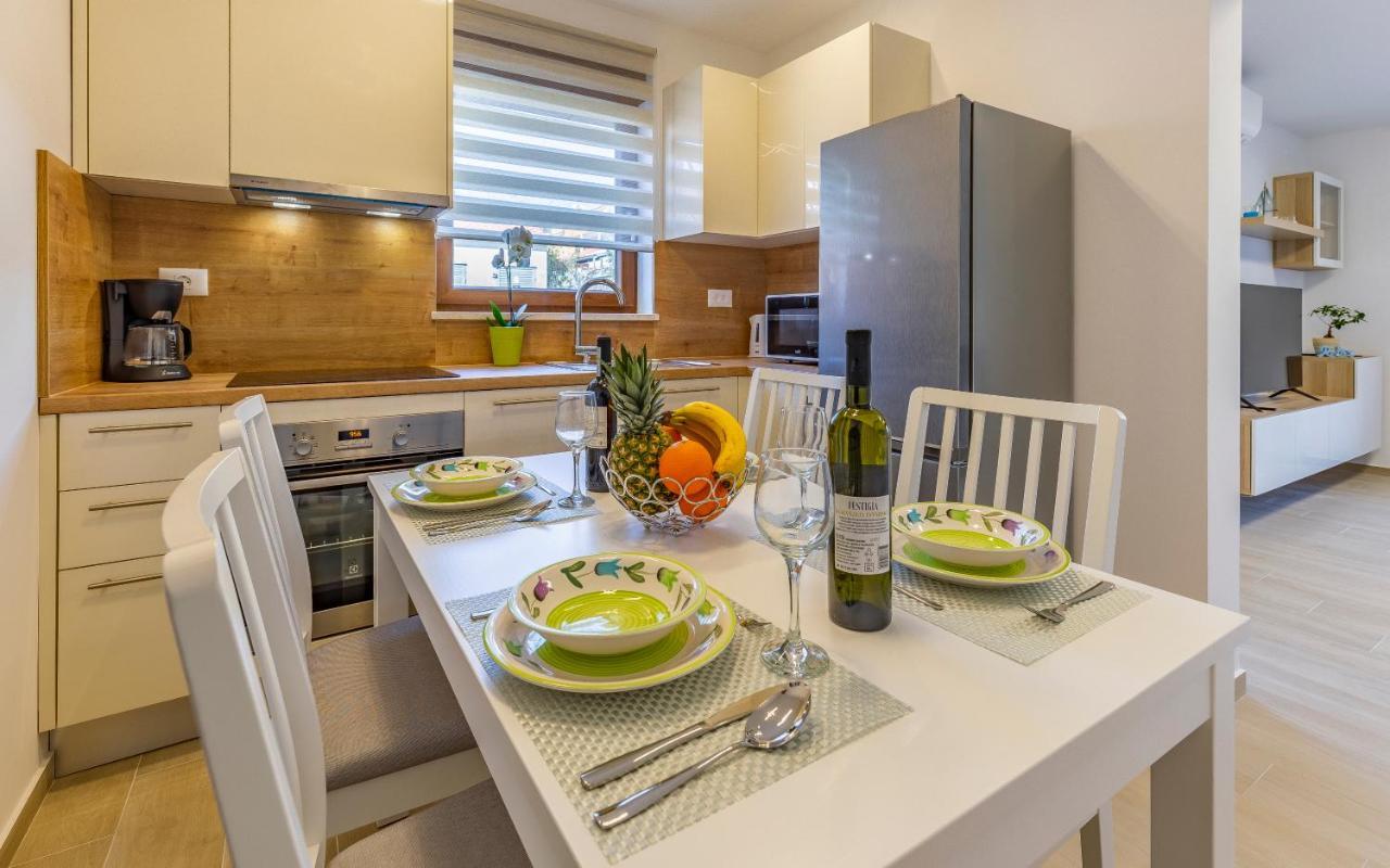 Apartment Blue Pula, New, Family Friendly, Comfortable, Free Parking And Wifi Exterior photo